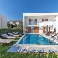 Luxury Villa Tina Moseni with private heated pool，卡斯泰拉Kastel Gomilica的飯店