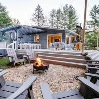 Catskill MNTN Escape 5 BR 3 bath Villa Hot Tub Fire Pit Best Group Stay, hotel i Prattsville