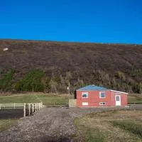 Sandhaugar Guesthouse, hotel em Kiðagil