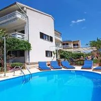 Apartments Zadro, hotel in Tribunj