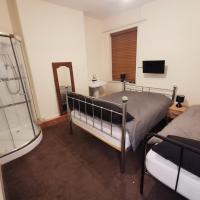 Old Trafford City Centre Events 4 Bedrooms 6 rooms sleeps 3 - 8