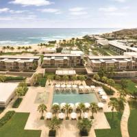 Villa seaview and apartment -Spa Da Nang Resort by JT group "Free pick up", hotell i Da Nang