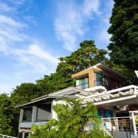 Phuket View Coffee and Resort, hotel i Chalong