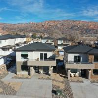 Beautiful New 3 bedroom vacation home in Hildale, hotel in Hildale