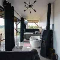CASA DE VIDRO EM MEIO A NATUREZA - Conteiner Lua, хотел в Пикарас