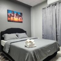 5 minutes to the airport, great for layovers and long stays, sleeps 1-4