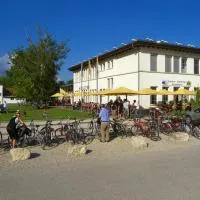 Swiss Hostel Lago Lodge, viešbutis mieste Bylis