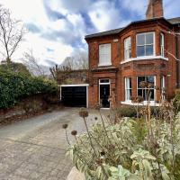 Stylish 4 bed house with parking in central Norwich