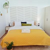 Relaxing Studio Apt, 1 min to Highway, Parking, hotel in Nea Erythrea, Athens