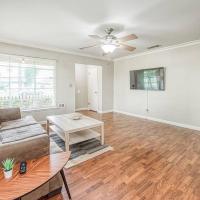 Renovated home minutes from Fresno State / Airport, hotel cerca de Aeropuerto Internacional de Fresno-Yosemite - FAT, Fresno