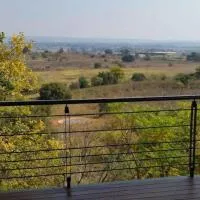 Tree Tops Guest Farm – hotel w mieście Isidule