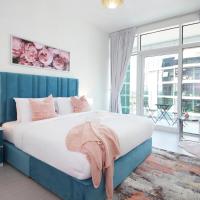 Luxury StayCation - Two Bedroom overlooking Lush Green Garden of Zabeel Park