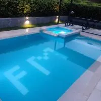 Lujosa Mansión Privada estilo mediterráneo, מלון במלגאר