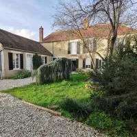 Gîte des Frangines, hotel u gradu Beaumont