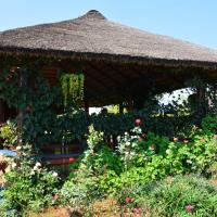 Red Earth Kabini, hotel in Begūr