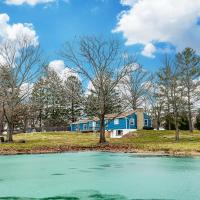 Modern 4BR Retreat on 3 Acres with Hot Tub & Pond