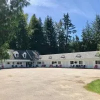 Pines Motel, hotel v destinaci Sicamous