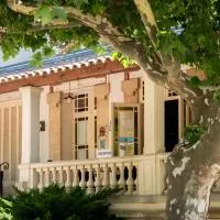 Soko Hotels-Pont du Gard, hotel v destinaci Remoulins