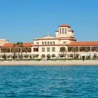 ル メリディアン ラ ビーチ ホテル & スパ（Le Meridien Ra Beach Hotel and Spa）、ベンドレルのホテル