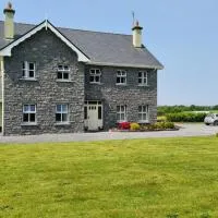 Whitethorn Lodge, Bed & Breakfast, Lackafinna، فندق في كونغ