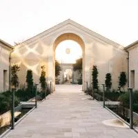 Hôtel Chais Monnet & Spa، فندق في كونياك