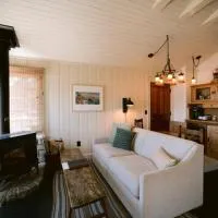 Nick's Cove, hotel di Marshall