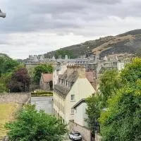 Edinburgh Old Town Unique House