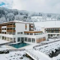Gesundheits- & Wellness Resort Weissenbach، فندق في Bad Weißenbach
