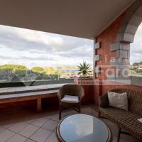 22 BAIA DEL FARO - Trilocale con terrazza abitabile vista mare, kh&aacute;ch sạn ở Palau