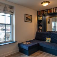 Herring Girl House - Harbourside property, sleeps 8