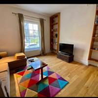 Fab location 2 bed garden flat camden, hotel in Kentish Town, London