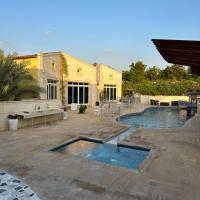 Alzubair Oasis Resort, hotel in Al Ḩamīdīyah