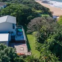 Splash Rock Beachfront Villa, hotel di Umtentweni