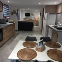 Gîte LA FONTAINE DU MARAIS, hotel a Pendé