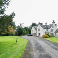 Rossie Ochil House with Hot Tub