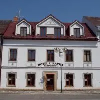 Hotel u Kapra, hotel en Lázně Bělohrad