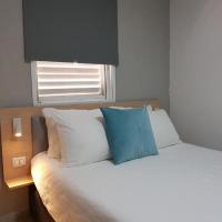 Airport Guest House, hotel near Ben Gurion Airport - TLV, Or Yehuda
