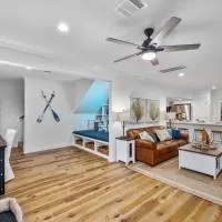 Seabrook 3BR Sleeps 10 w Backyard, Fire Pit Near Kemah, hotel en Seabrook