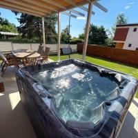 Felix House Si&oacute;fok، فندق في سيوفوك