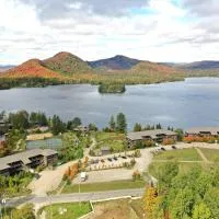 Appartement-Condo sur Lac Superieur-Mont-Tremblant โรงแรมในลัค-ซุแปร์ริเออร์