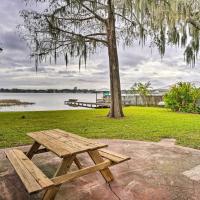 Waterfront Vacation Rental on Lake Mirror!: Winter Haven, Winter Haven's Gilbert Airport - GIF yakınında bir otel