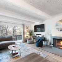 Vermont Getaway! Newly renovated!, hotel Stratton Valleyben