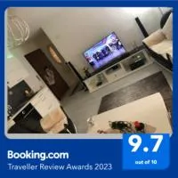 Lovely 2 bedroom condo in Gjilan., hotel sa Gjilan