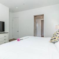 Master Bedroom with King Bed Central Location, hotel near John Wayne Airport - SNA, Irvine
