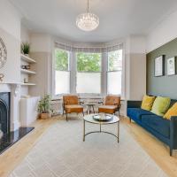 Boutique Victorian 4 Bed House with Garden in Balham, hotel in Balham, London
