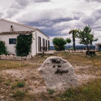 Casa Rural Mas de les Àligues, hotel in Mequinenza