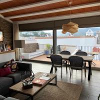 Big family house in the Center of el port de la selva, hotel em Port de la Selva