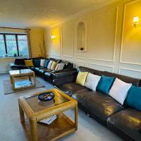 Super King Bed Suite, Executive office, fast WiFi, free parking, hotel poblíž Letiště Wyton - QUY, St Ives