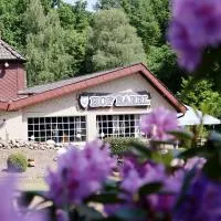 Landhotel Hof Barrl, отель в городе Шнефердинген