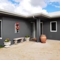 Cozy Room with Separate Entrance and Ensuit Bathroom, hotel near Mareeba Airport - MRG, Atherton